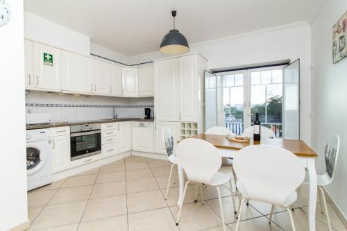 Oura Sunrise 3F Apartment by Stay ici