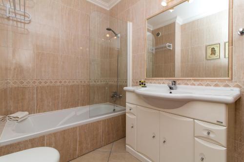 Oura Sunrise 3F Apartment by Stay ici