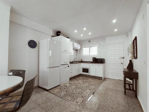 Kuchyňa alebo kuchynka v ubytovaní Nerja Sun Apartment Bahía