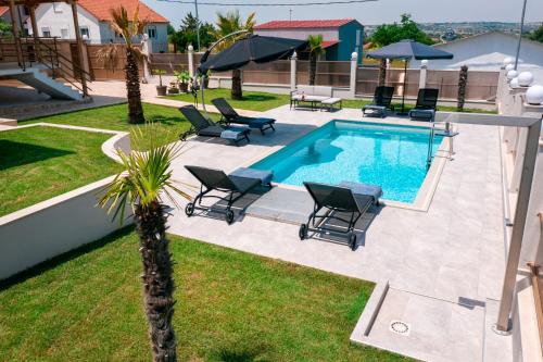 Πισίνα στο ή κοντά στο Villa Liana , private Villa with pool and garden
