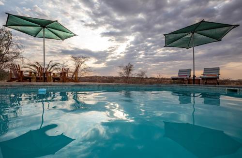 Swimmingpoolen hos eller tæt på Hohenstein Lodge