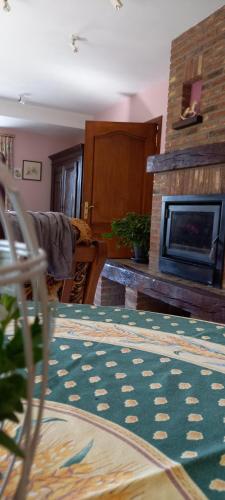 Una cocina o zona de cocina en Gîte Les Sittelles