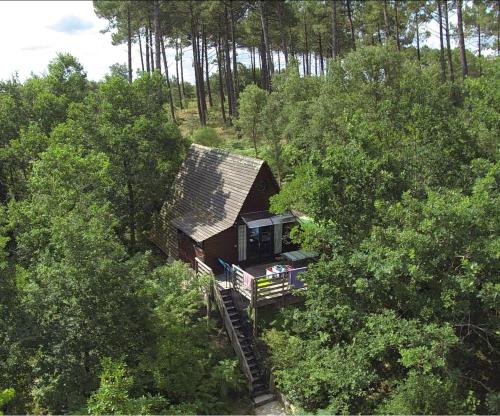 Cabane "la Tête dans les étoiles" de Nature et Océan à côté de la plage