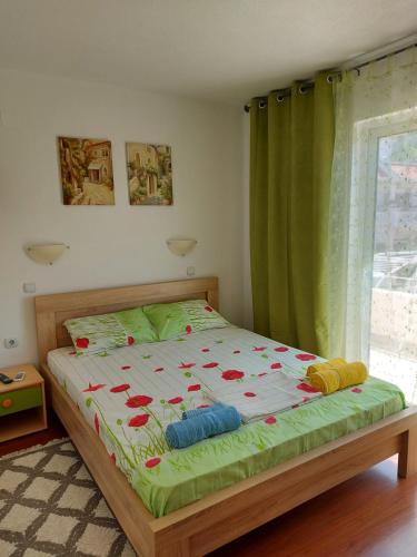 Ένα ή περισσότερα κρεβάτια σε δωμάτιο στο Villa Lyudmila