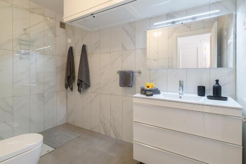 Koupelna v ubytování Sol Eterno - luxury Aparmtent with direct oceanview and extra services