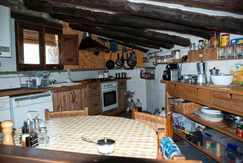 Kuchyň nebo kuchyňský kout v ubytování Casa Jalón