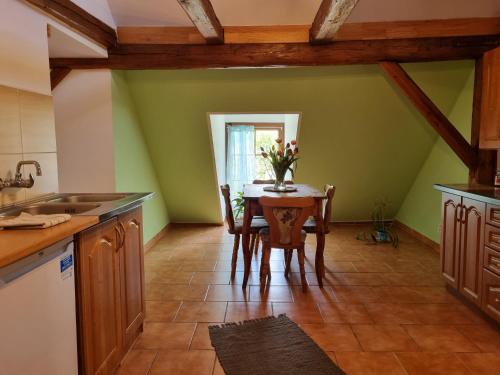 Kuchyň nebo kuchyňský kout v ubytování Apartmány Krásné zátiší