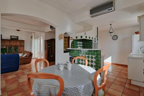 Η κουζίνα ή μικρή κουζίνα στο Casa Joe Esprit mer