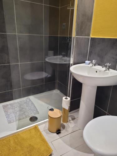 Ett badrum på Gîte du Vieux Lavoir