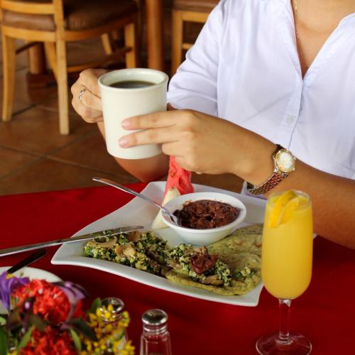 Thức uống tại Cahal Pech Village Resort