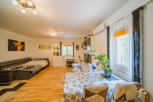 Posteľ alebo postele v izbe v ubytovaní Villa Chiara with Private Pool and garden