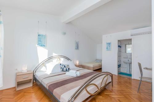 Gallery image of Apartmani Neno in Lokva Rogoznica