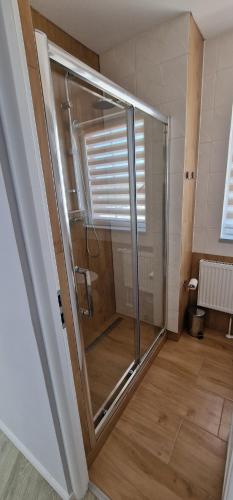 Bilik mandi di Apartamenty Hexagon nr 26