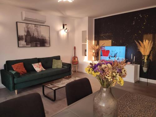 TV a/nebo společenská místnost v ubytování Sunset Apartment in Pakoštane