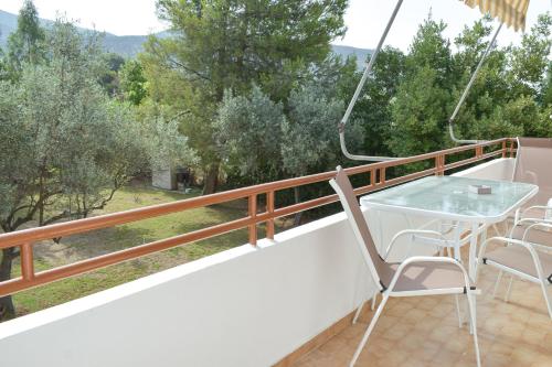 Gallery image of Ελαία Apartments in Edipsos