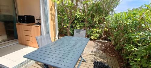 Nice Studio w terrace big shared pool