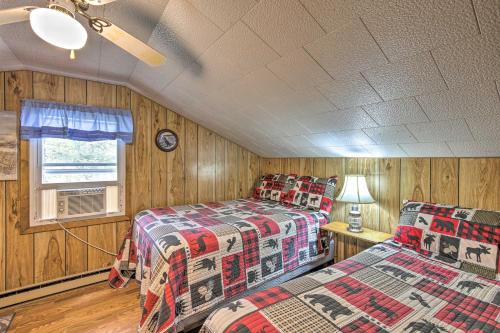 Photo de la galerie de l'établissement Remodeled Rice Lake Hideaway Home with Dock and Deck, à Rice Lake