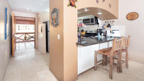 Η κουζίνα ή μικρή κουζίνα στο Condo Pinacate 315 by Kivoya