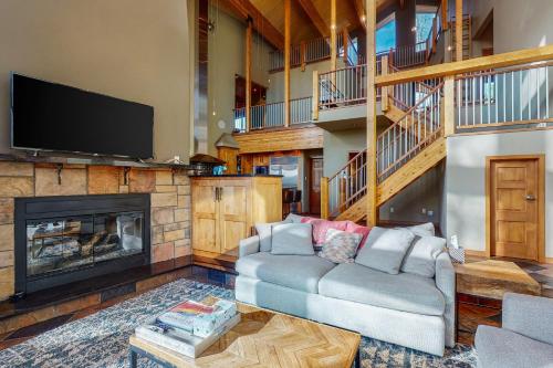Grand Golf Course Chalet – Photos 4