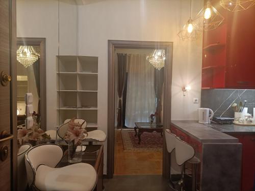 Posedenie v ubytovaní Elegant Apartment
