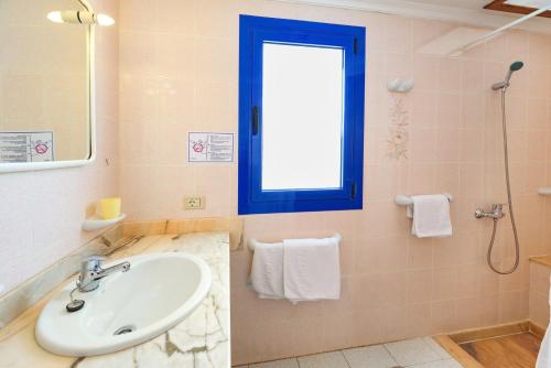 Ένα μπάνιο στο Oböna Castillo de Papagayo, Complejo Nudista FKK-Nudist Resort
