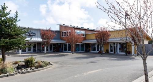 a view of the front of a building at Ocean Adventure in Ocean Shores
