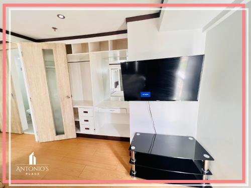 Captivating View of BGC Loft Unit FREE WIFI & NETFLIX at Fort Victoria BGC