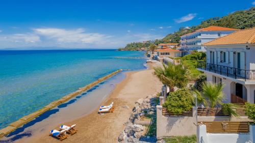 Villa Elizabeth - Seafront Classic Villa!