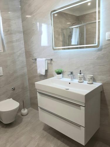 Gallery image of Apartments"Nika" with private pool in Galovac