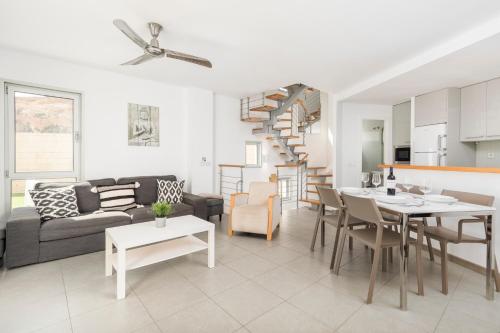 A kitchen or kitchenette at MEDANO4YOU La Terraza Los Martines