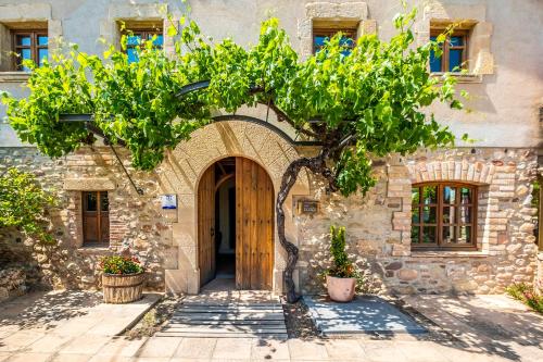 Masia Rural Can Lluci para 14 pax con Piscina y Barbacoa a ...
