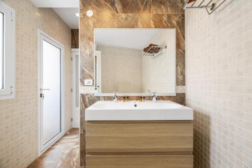 A bathroom at Camarote 7 - Gescav