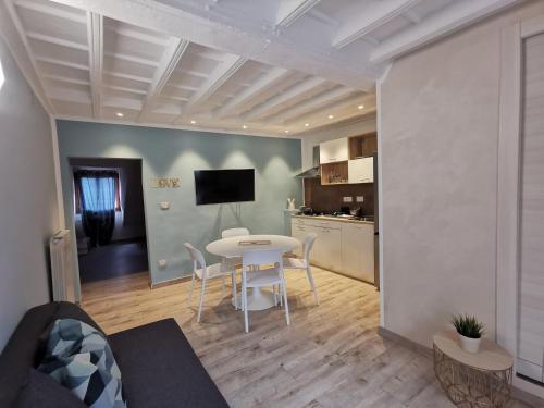 Kuchyňa alebo kuchynka v ubytovaní Torino Vacancy San Tommaso Suite