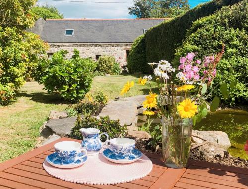 Gallery image of The Lotus. Romantic, rural hideaway near Huelgoat in Loqueffret