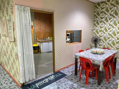 Dapur atau dapur kecil di VIE HOMESTAY TAWAU