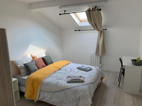 Posteľ alebo postele v izbe v ubytovaní Villa Tenjin chambre 14