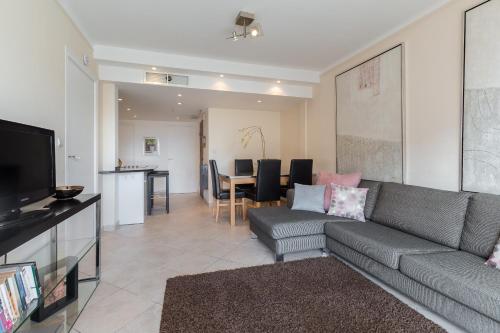 Modern 3 bedroom 3 bathroom apartment for rent near Cannes Old Town walking distance to Palais - 2000
