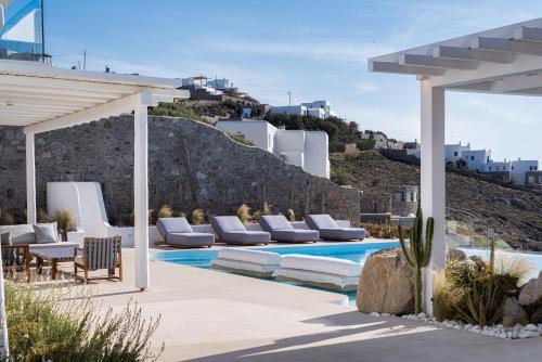 Бассейн в Villa Santa Esmeralda Mykonos или поблизости