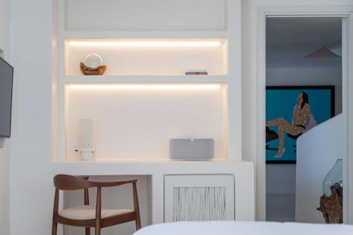 Кровать или кровати в номере Villa Santa Esmeralda Mykonos