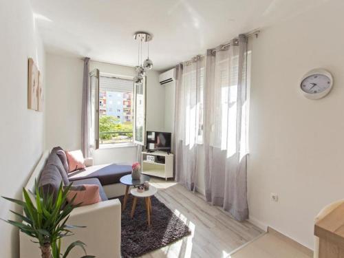 Crystal Apartment