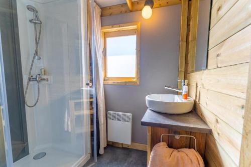 Koupelna v ubytování Camping Nature L'Airial