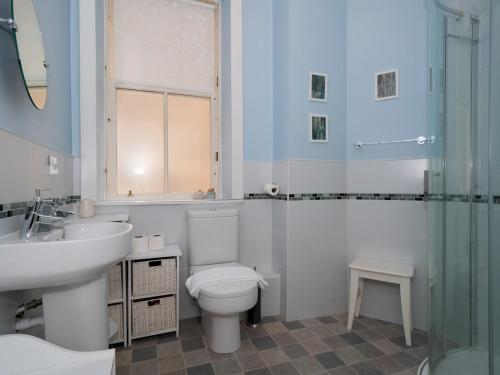 Koupelna v ubytování Central Spacious Flat At Royal Mile - Pass the Keys