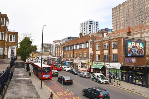 Gallery image of Bright and spacious 2-Bed Apartment in Sutton in Sutton