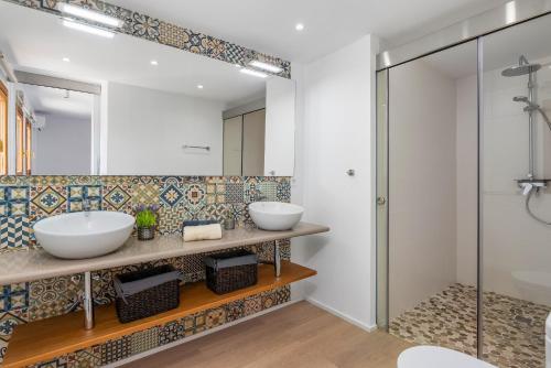 A bathroom at Villa Ibiza