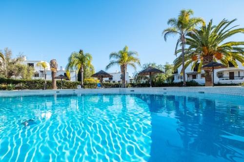 Apartment São Rafael 63 - Beach - Pool - Free wi-fi - Air Con