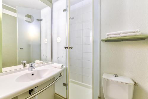 Koupelna v ubytování B&B HOTEL Montpellier Sud Lattes