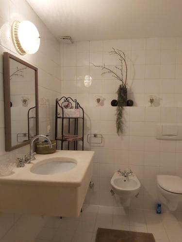 Ένα μπάνιο στο B&B Romantico Palazzo dei Ulivi
