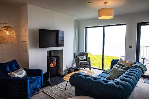 2 Bed Penthouse Apartment - 10 Plas – Photos 2