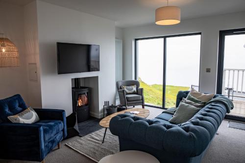 2 Bed Penthouse Apartment - 10 Plas – Photos 3