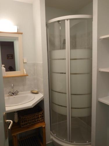 Kúpeľňa v ubytovaní La Buissière -Chambre d'Hôtes aux Oiseaux